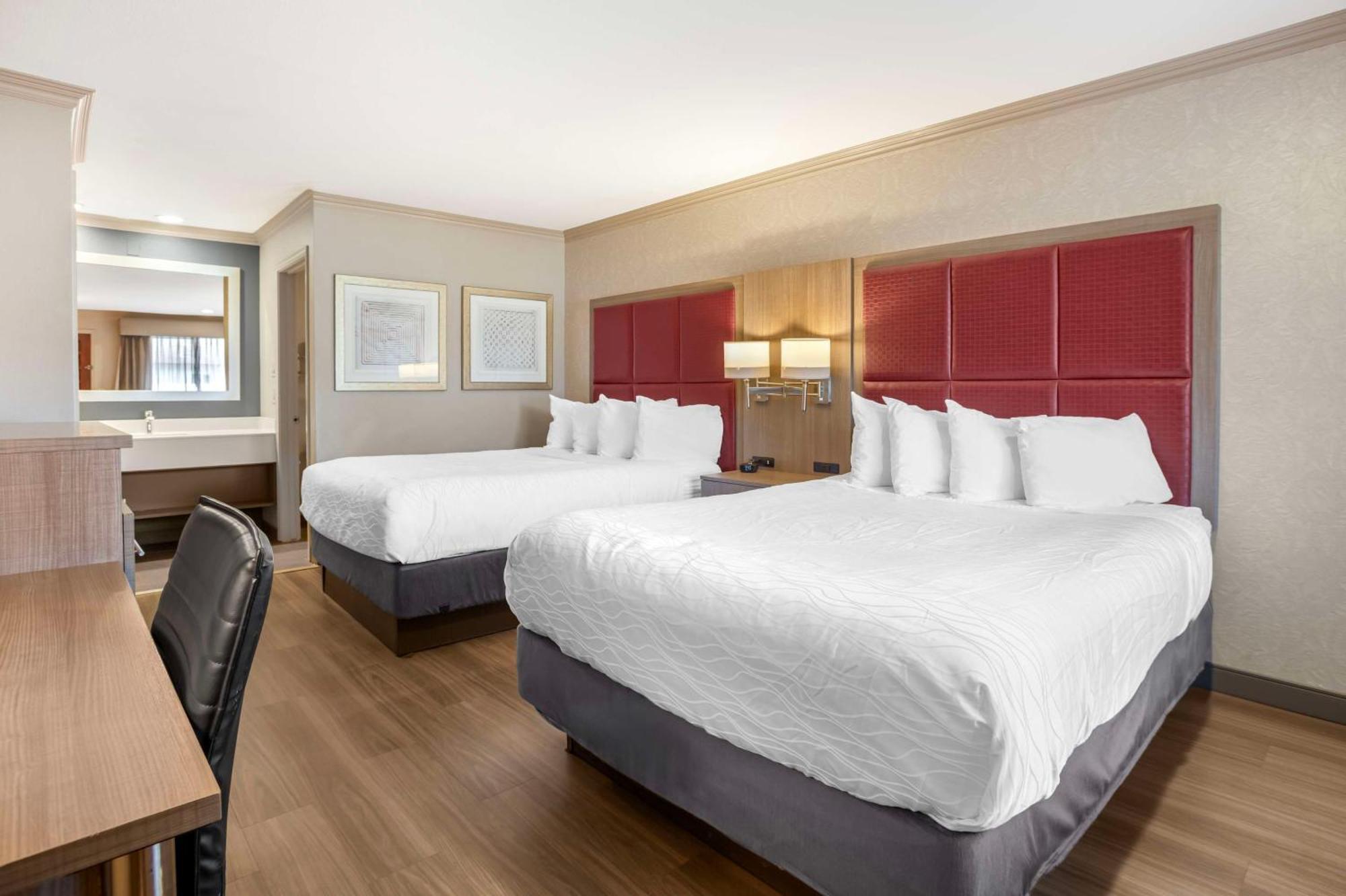 Inn Western
