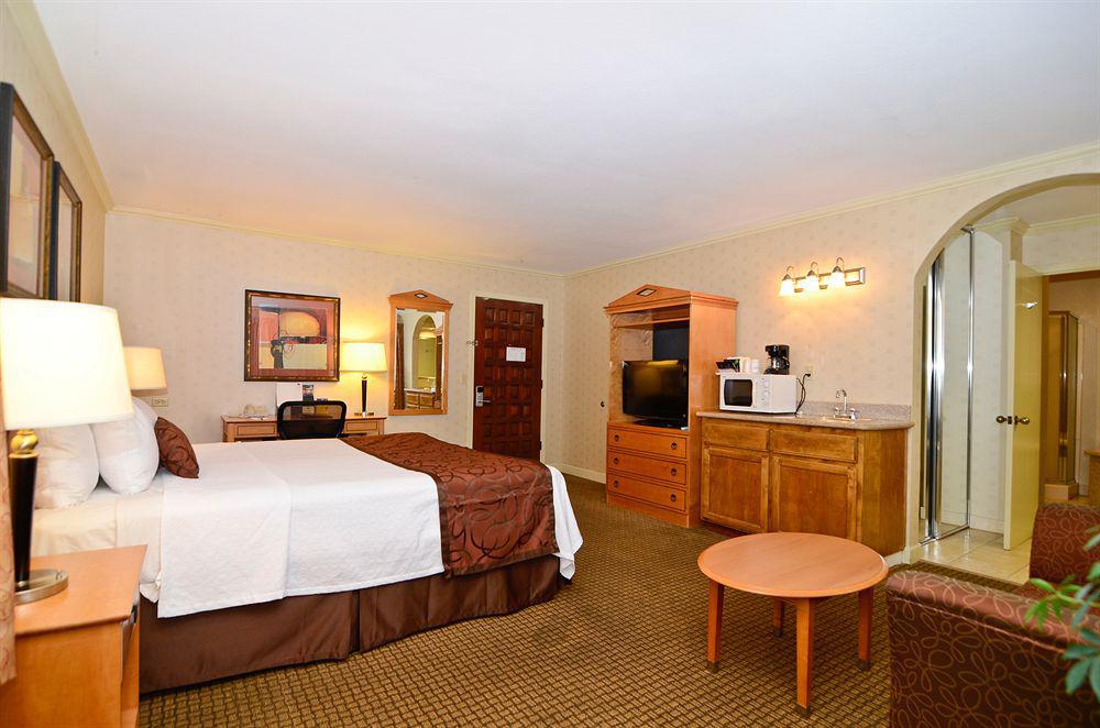 Western Inn 3*
