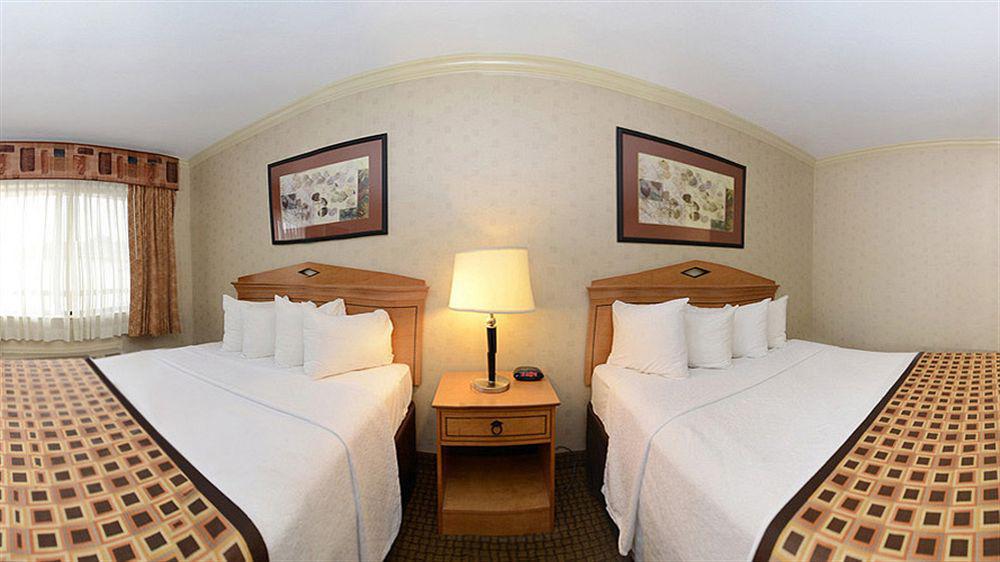 Inn Western